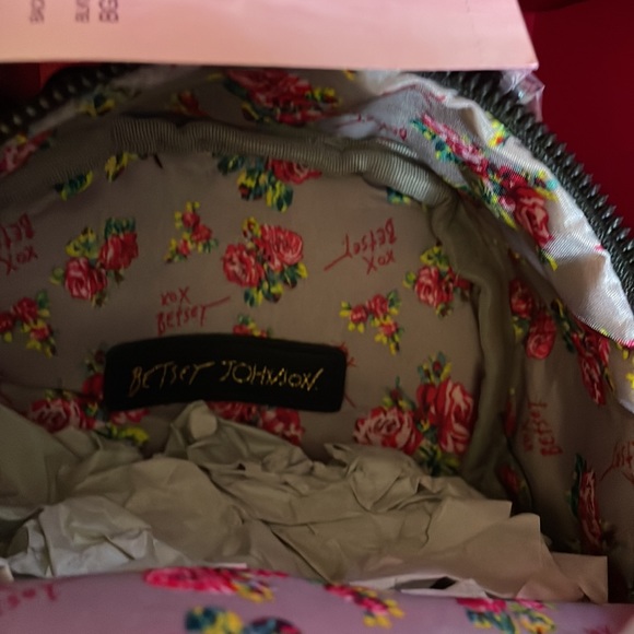 Betsey Johnson Dog Backpack & Card Case Gift Boxed Retail 98.00 NWT - Picture 6 of 9